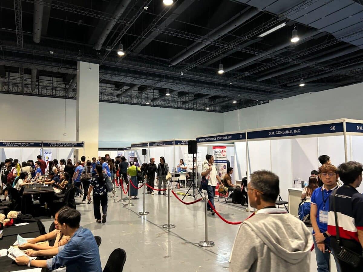 LOOK: DOLE holds job fair for Labor Day